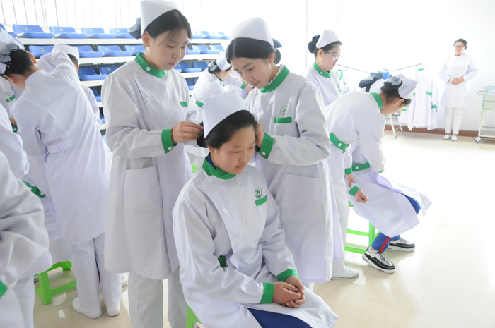 涉外护理专业和普通护理哪个更好,涉外护理就业前景怎么样