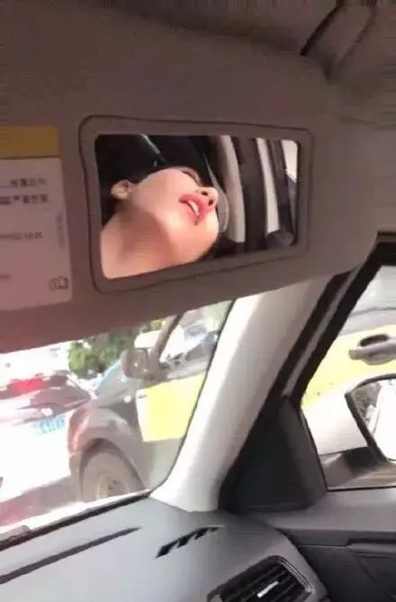 女朋友的睡相能丑到什么程度,女朋友的睡姿多奇葩