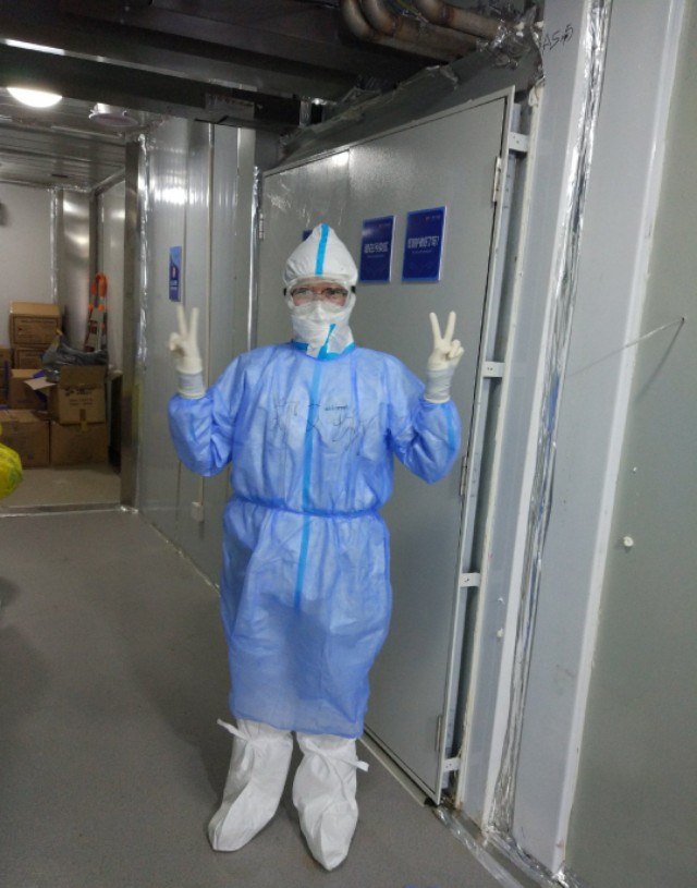 连线工作在雷神山医院的锦州二医院郑艾琳