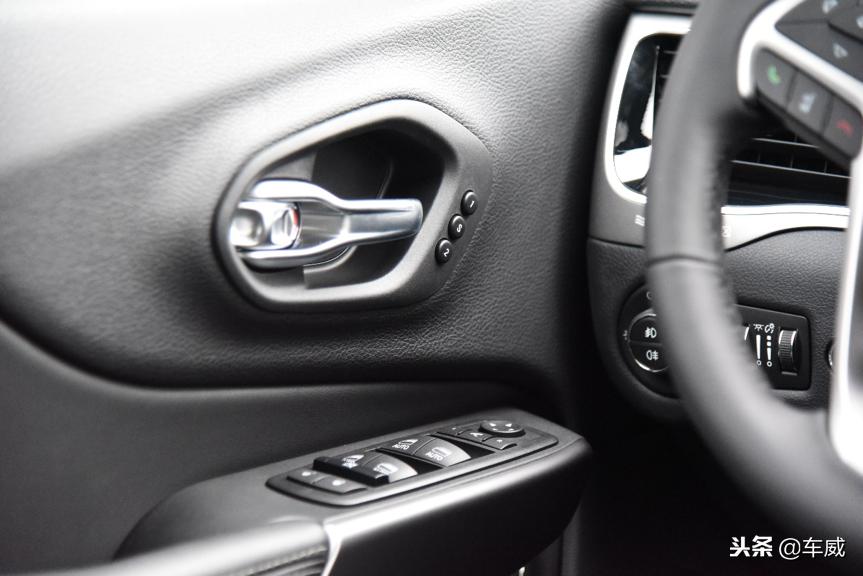 jeep自由光2.0l动力,全新的jeep自由光首要任务