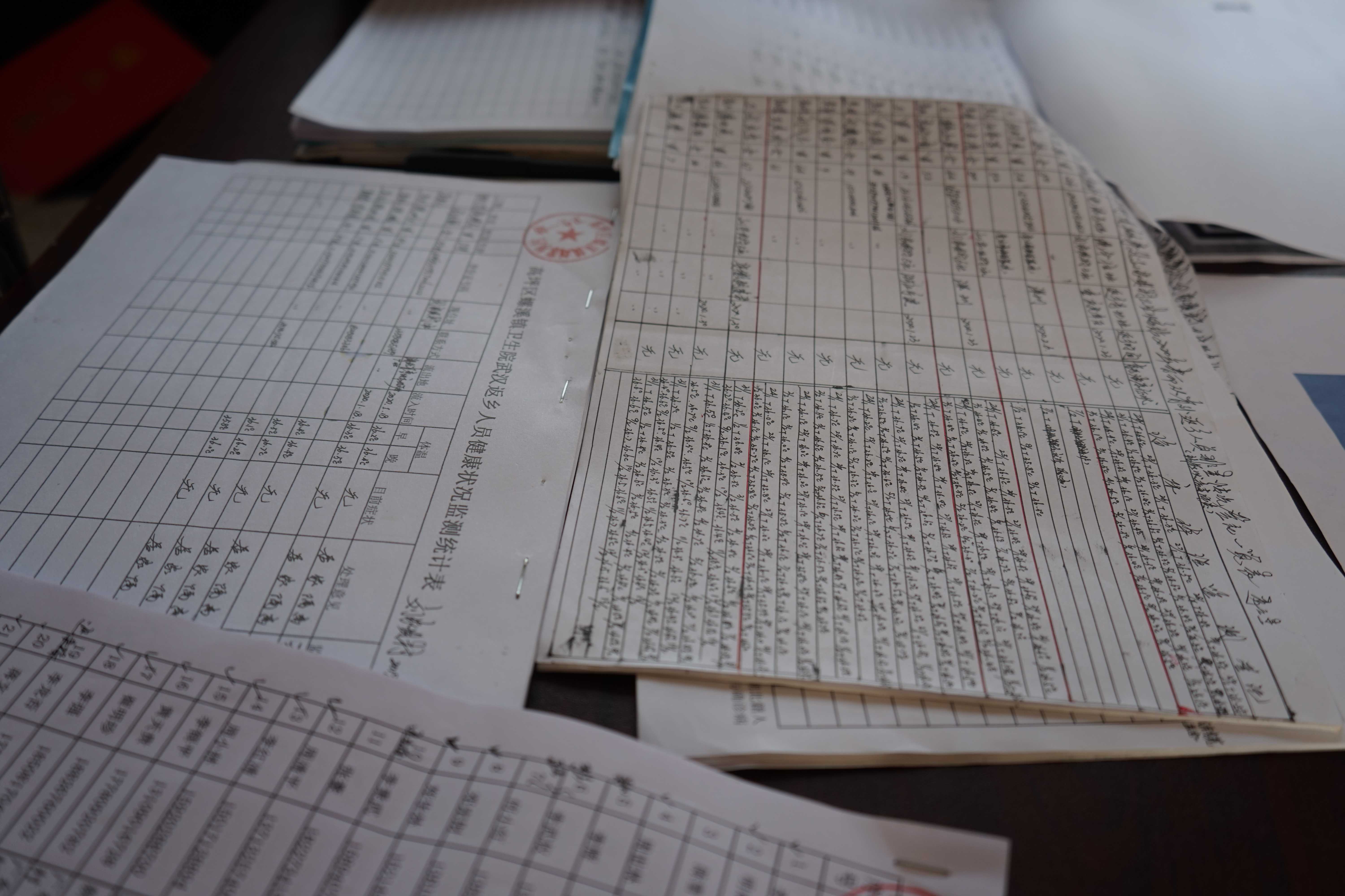 新春走基层家庭医生的节前守候,乡村医生李荣坚为村民的健康护航