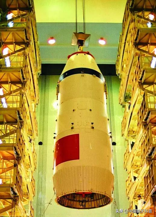火箭是怎么站在发射台上的,火箭发射的高度