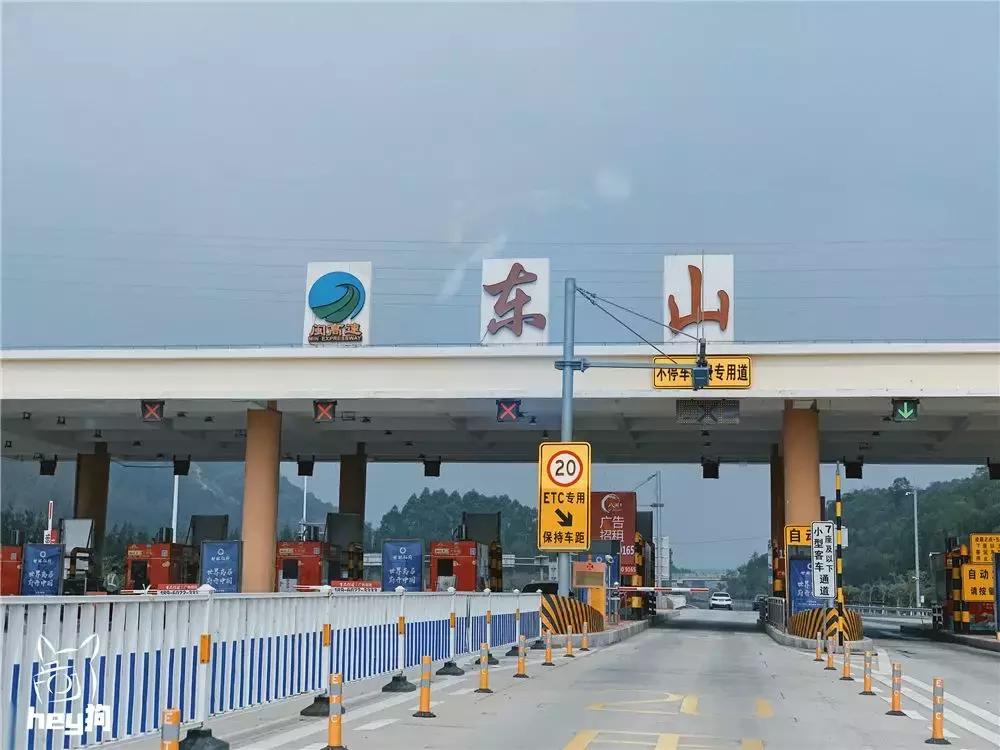 珠海玻璃天空之镜,珠海天空之镜跟日月贝近吗