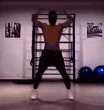 深蹲500个之后尿液变深,深蹲后第二天尿液深褐色