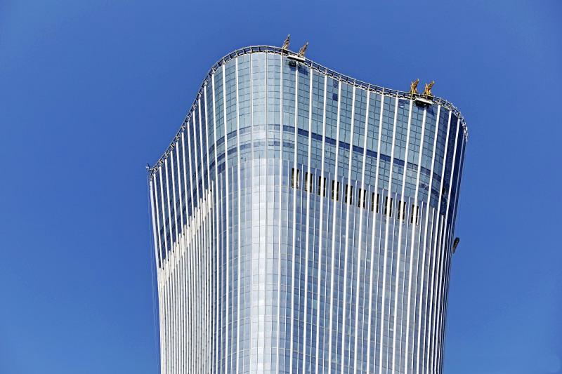 明月映衬中国尊北京最高建筑528米,北京中国尊528米112层