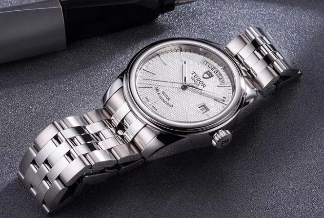 iphone手表便宜和贵的有什么区别,最贵的iphone手表多少钱