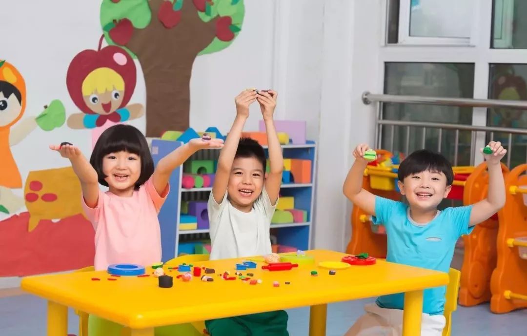 孩子到底有没有必要上幼儿园，上VS不上，到底谁更胜一筹？