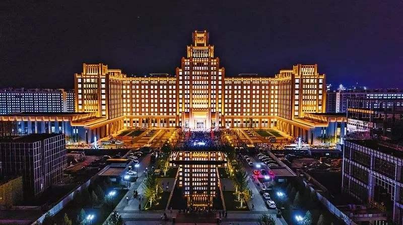 就业率99.24%!西部第一名校:走出42位两院院士,坐拥12大网红餐厅!