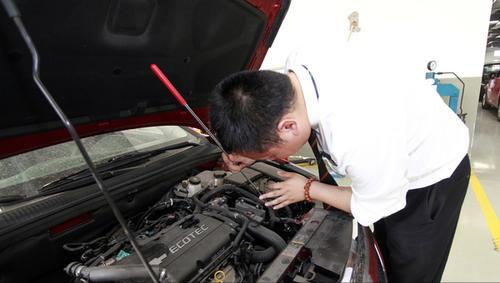 汽车卖了对方不过户找谁解决,卖汽车对方一直不过户怎么解决