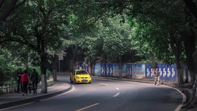 跟重庆出租车学车技,重庆最牛出租车司机带你体验