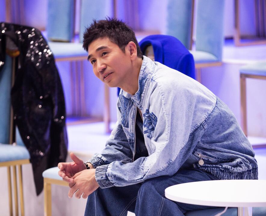 张卫健组追光吧,追光吧张卫健三个热搜