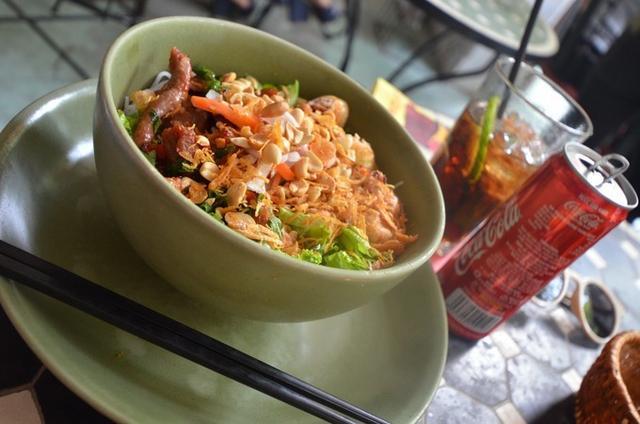 越南美女带妹子出游,越南美女旅游团