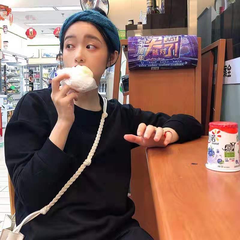 能把头发卷起来的发饰怎么戴,可以让两边头发蓬松起来的发饰