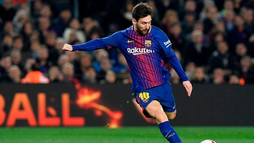 实况足球高光可以选梅西吗,实况足球高举球衣时刻梅西