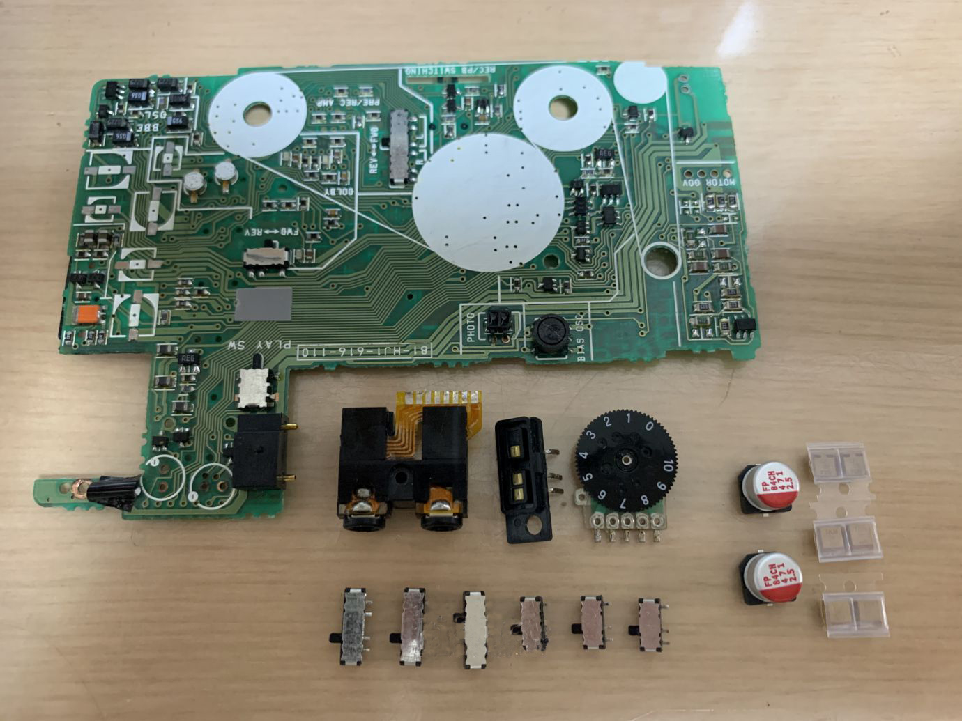 当年让我望洋兴叹几千元一台的随身听有幸收到了