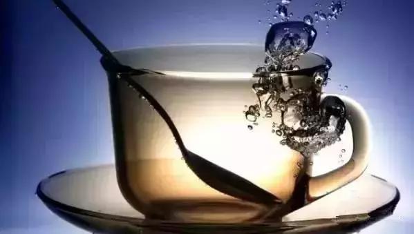 1个杯子，8种不同的销售方案，价格翻了700倍！销售技巧真重要