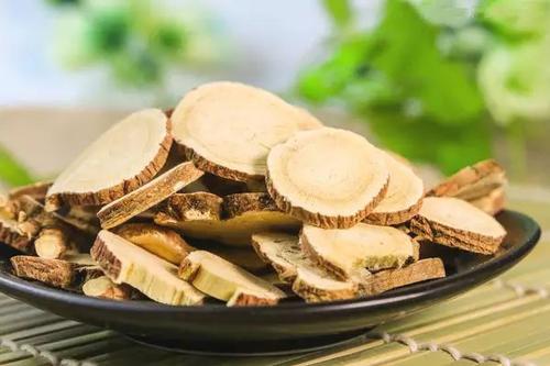 治疗白癜风的中药白芷是什么样的,补骨脂白芷泡酒可治白癜风患者吗