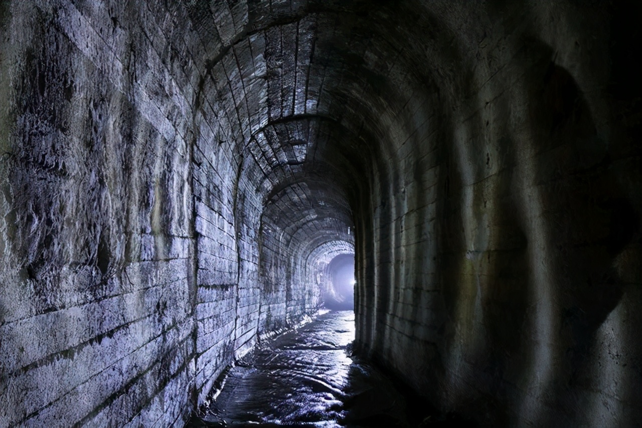 推荐三本烧脑刺激的无限流小说,5本经久耐看的无限流小说