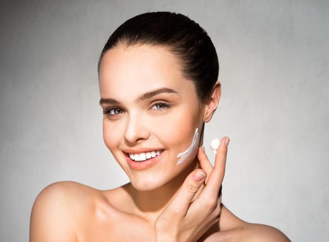 肌底液和精华液还有爽肤水的区别,肌底精华液和乳液有啥区别