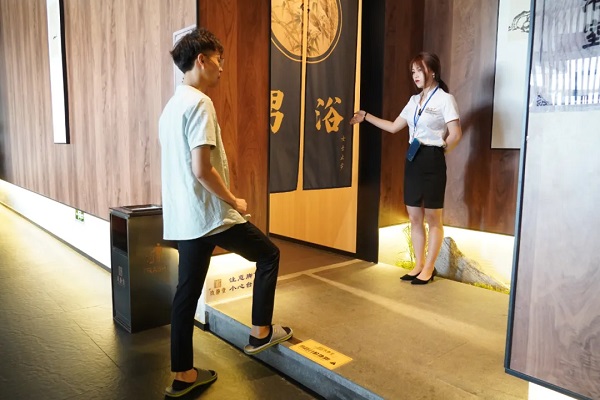 98年出生在殷汇，北漂一年多，玖静堂让我选择了留在家乡池州