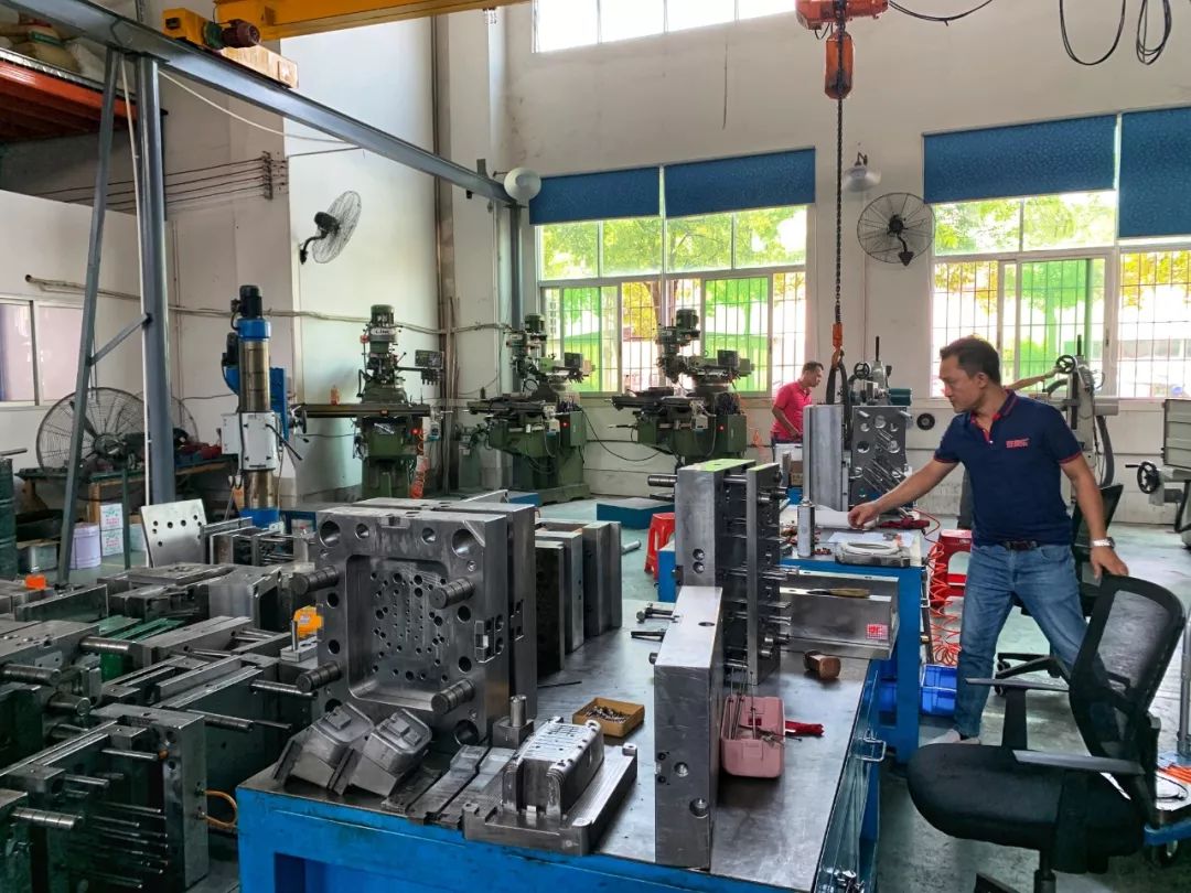 要流量?还是要生存?双十一千亿狂欢背后的小商家们