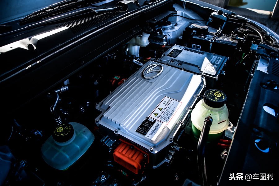 试东南DX3EV400:续航351公里,行驶质感到底如何?