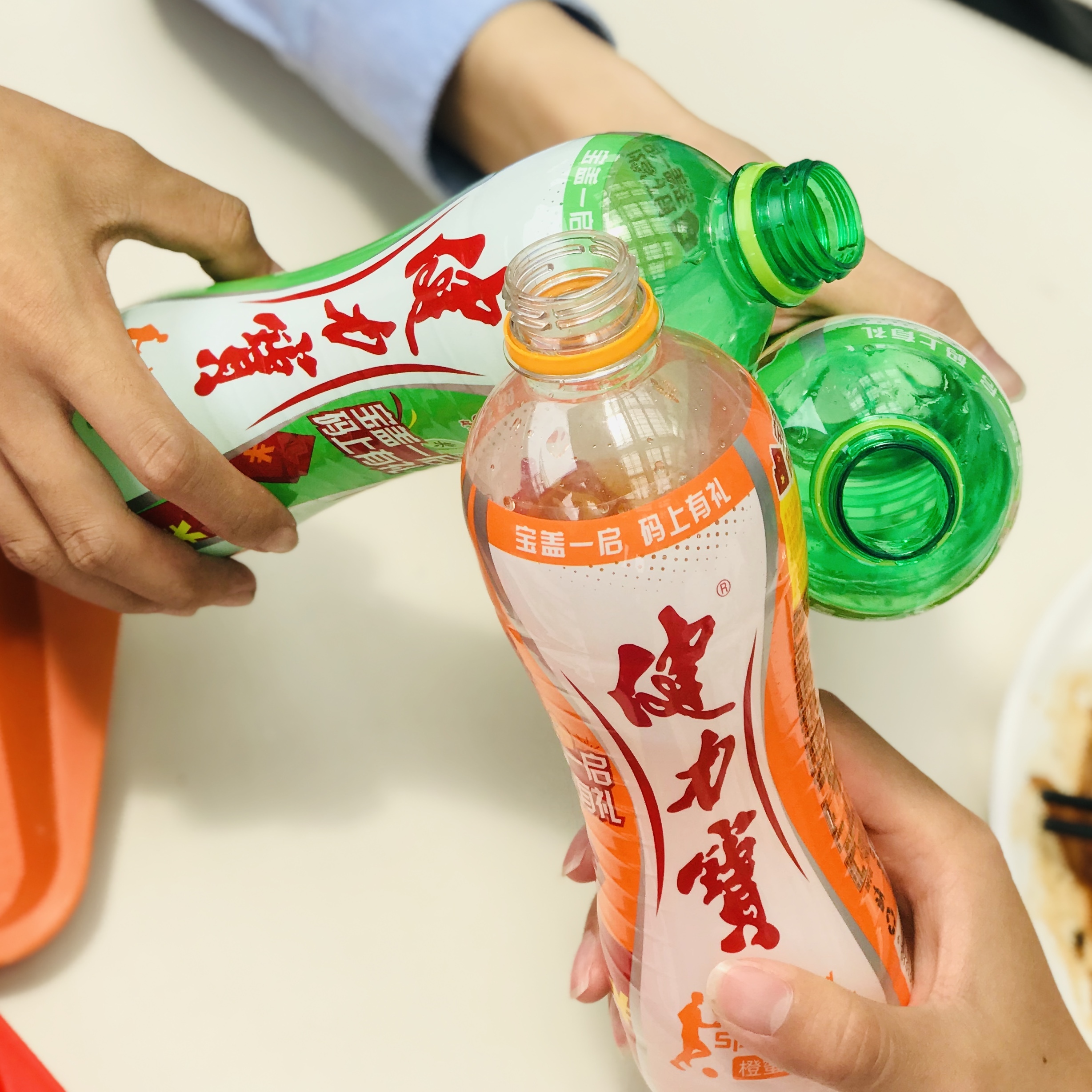 梅西脱衣、德罗巴三杠滑跪，盘点那些奇葩逗比的球星庆祝动作