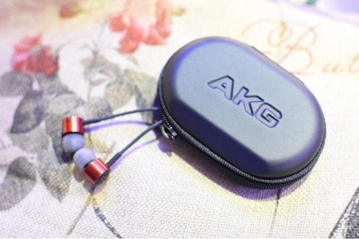 akg经典型号,akgk374耳塞