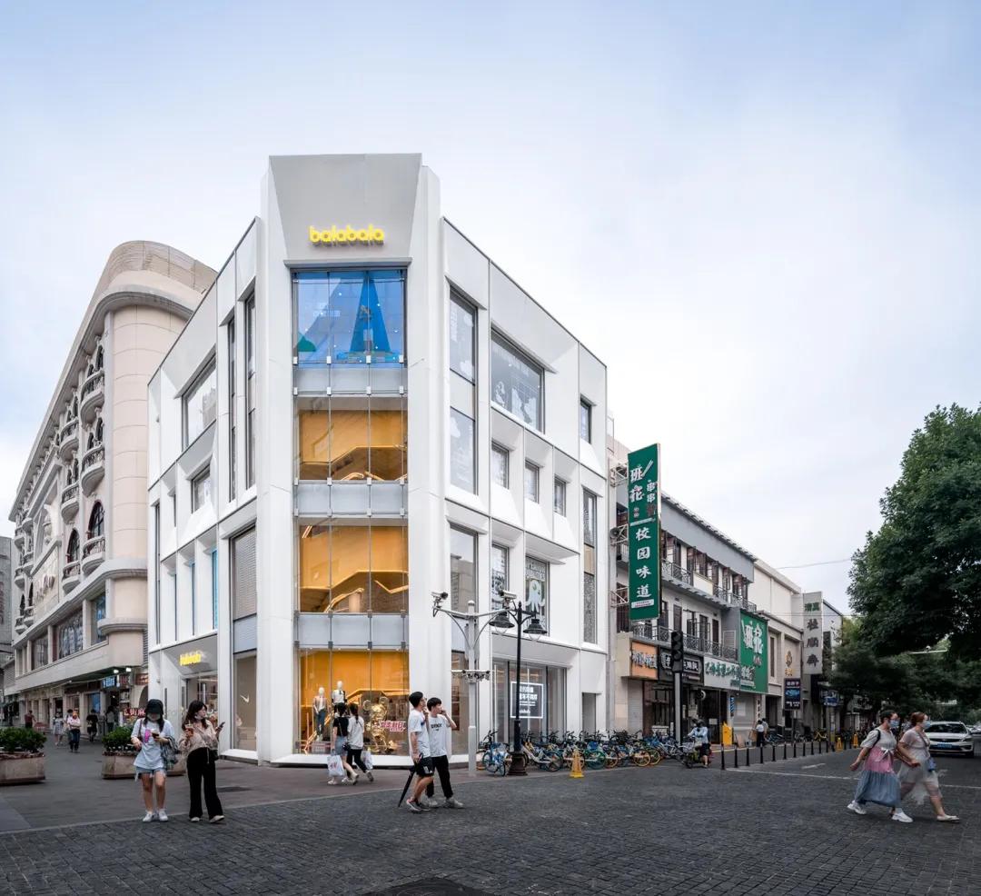 巴拉巴拉童装时装周,上海时装周2021童装巴拉巴拉