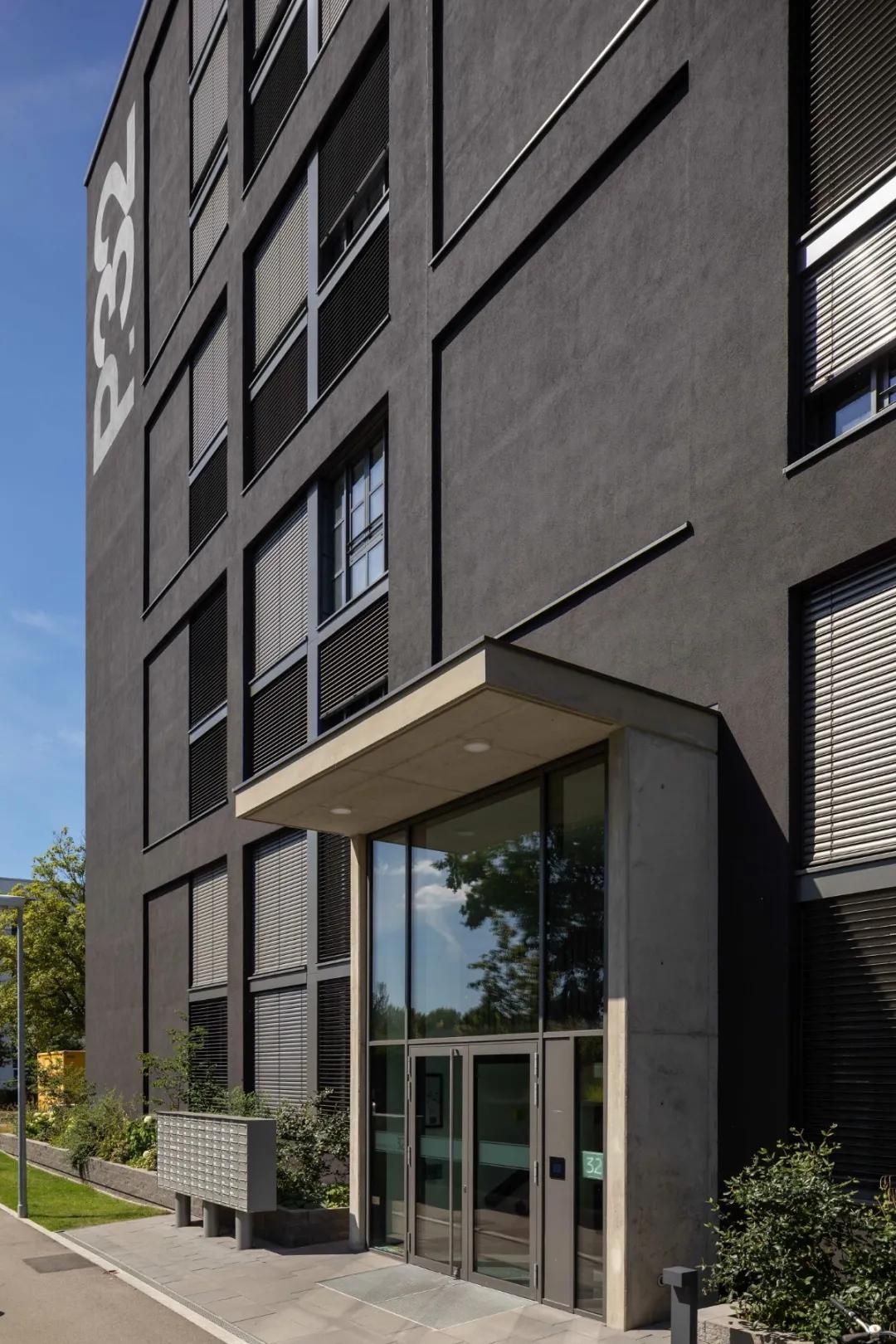 沉稳大气装修案例,低调色彩风格装修效果图