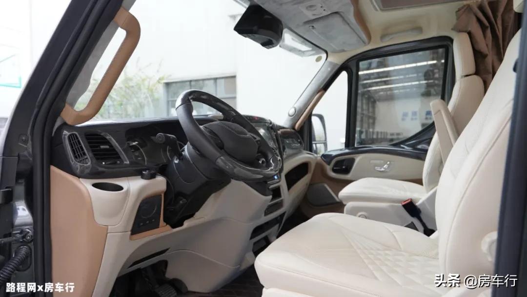 持久续航+超大独立厨卫区，新款霍夫勒启翔后全拓房车