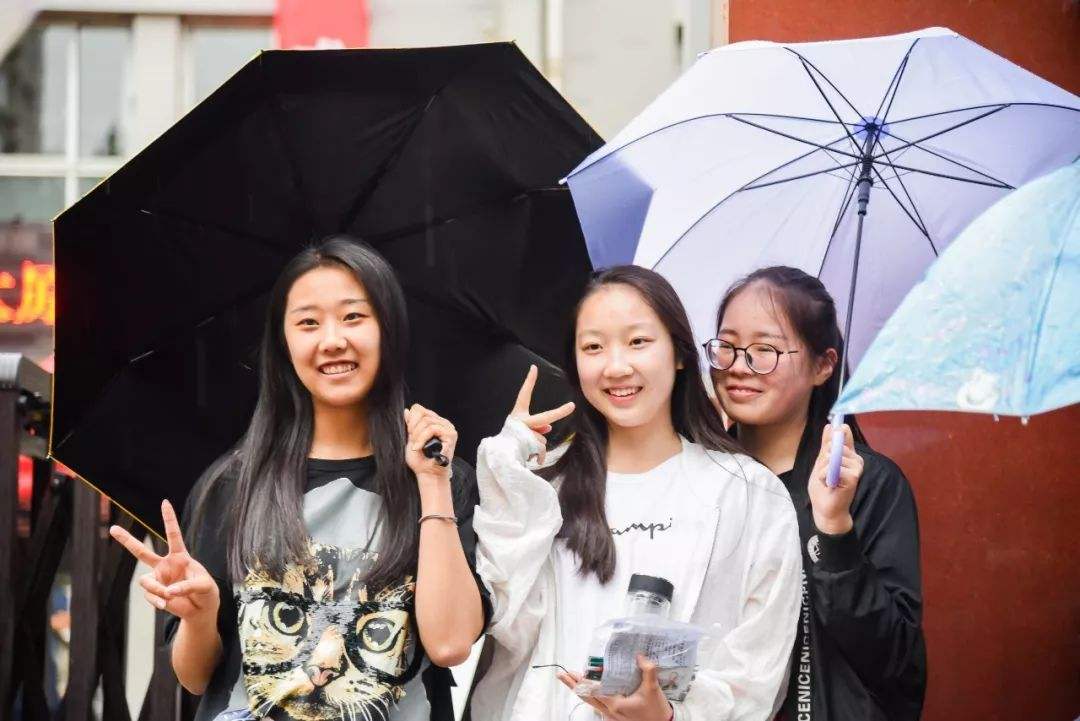 高考被撕答题卡的人怎么样了,被撕答题卡两位考生高考成绩多少