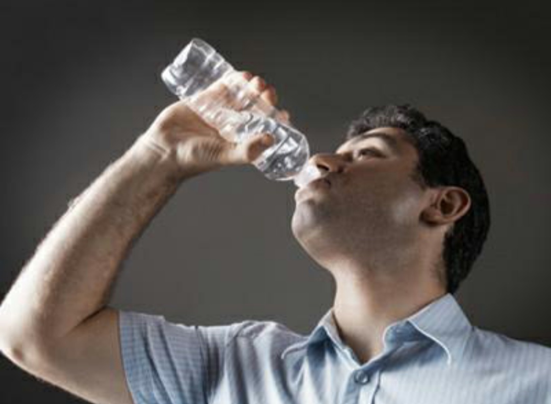 干燥综合症是弥漫性缔结组织病症，破坏自身免疫力，严重的会休克