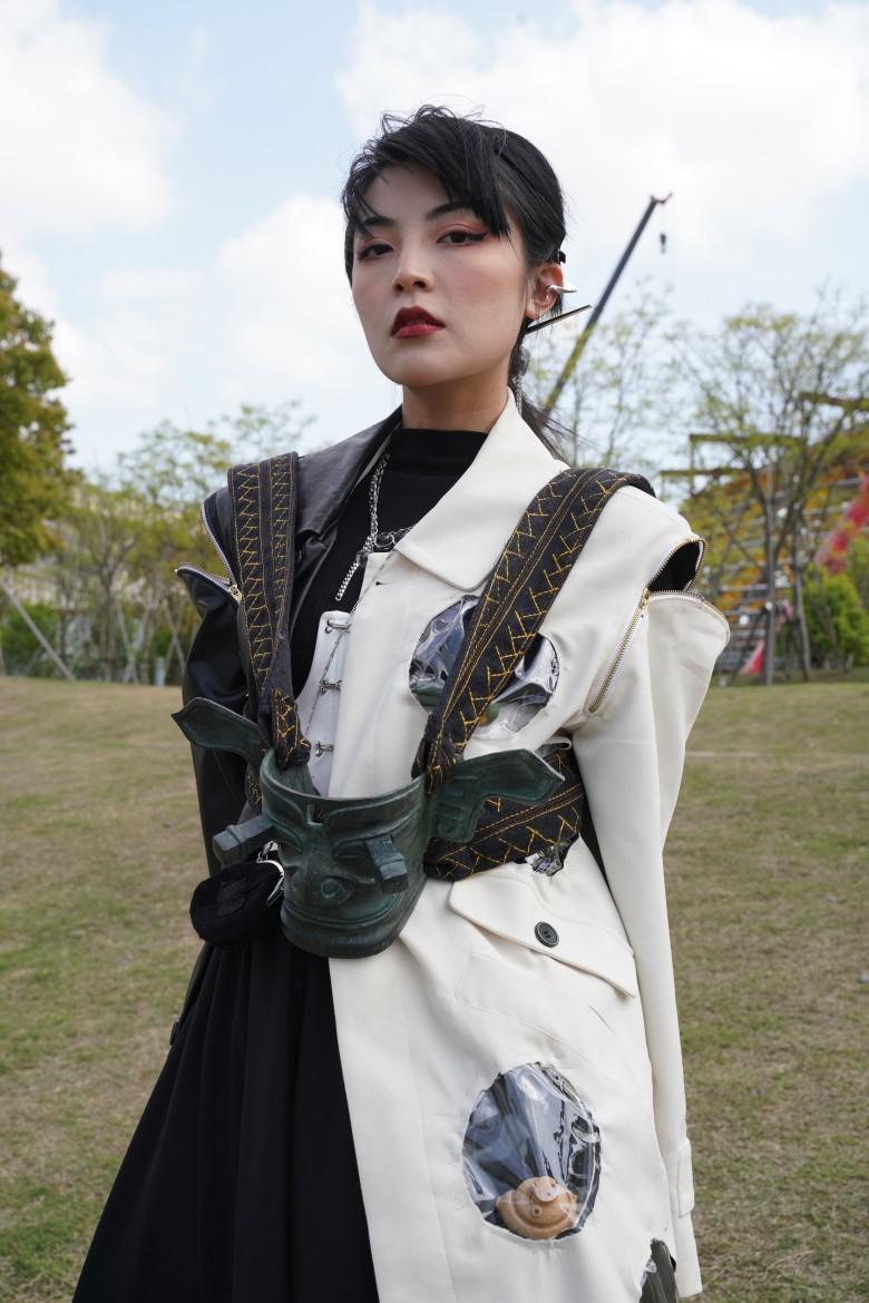 四川女孩国潮设计冲上热搜!她将三星堆穿在身上,被网友赞太帅气
