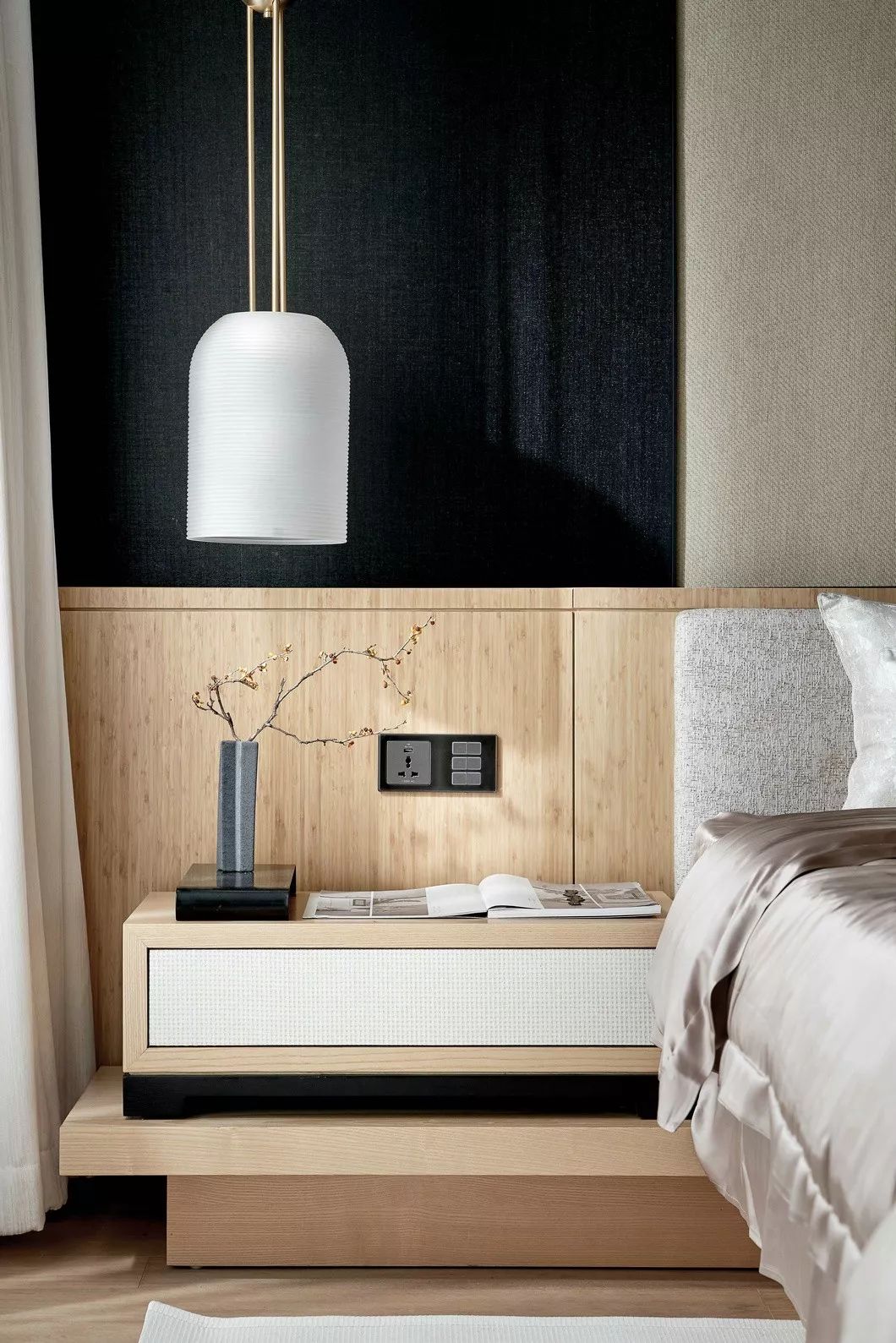 喷墙的白墙脏了怎么弄,白色墙体脏了一点怎么刷干净