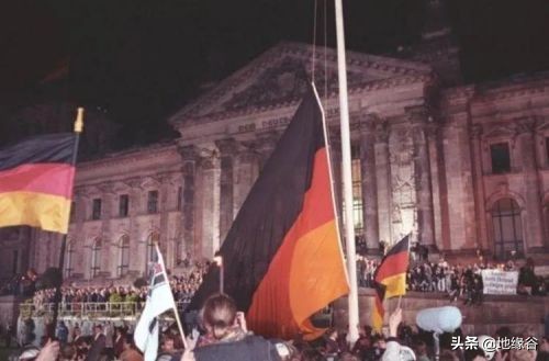 德国被限制军事为什么能发动二战,德国现在军事有没有被限制