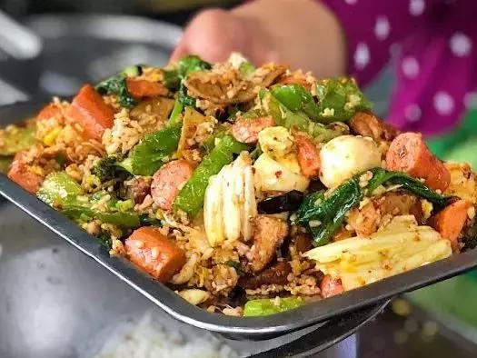 我在2018年的网红美食堆里，精挑出了这23家火爆的店给你！