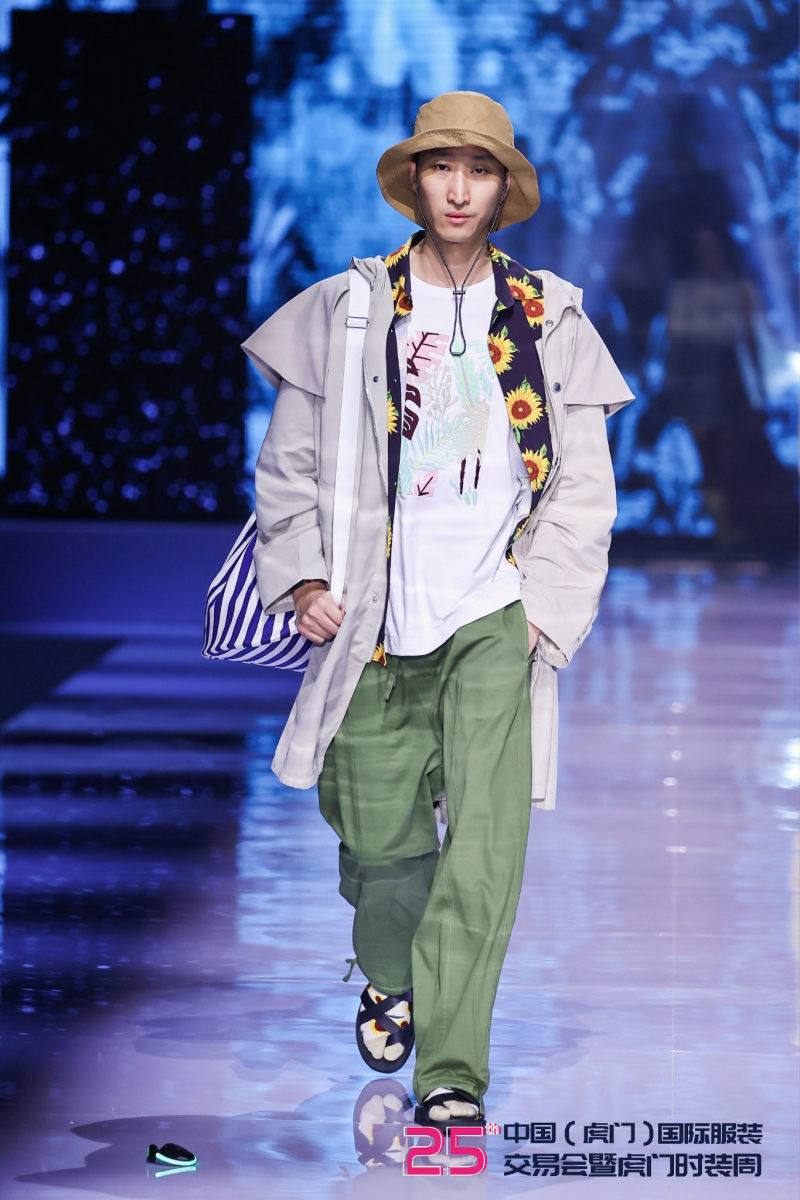 以纯2019夏季秀场,以纯女装2019发布会