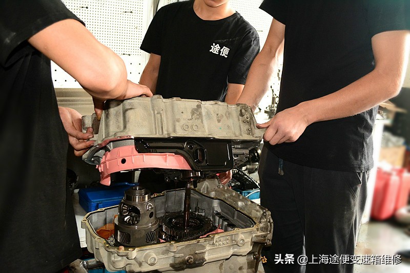 2011款别克gl8胖头鱼变速箱故障,别克gl8商务48伏轻混发动机变速箱