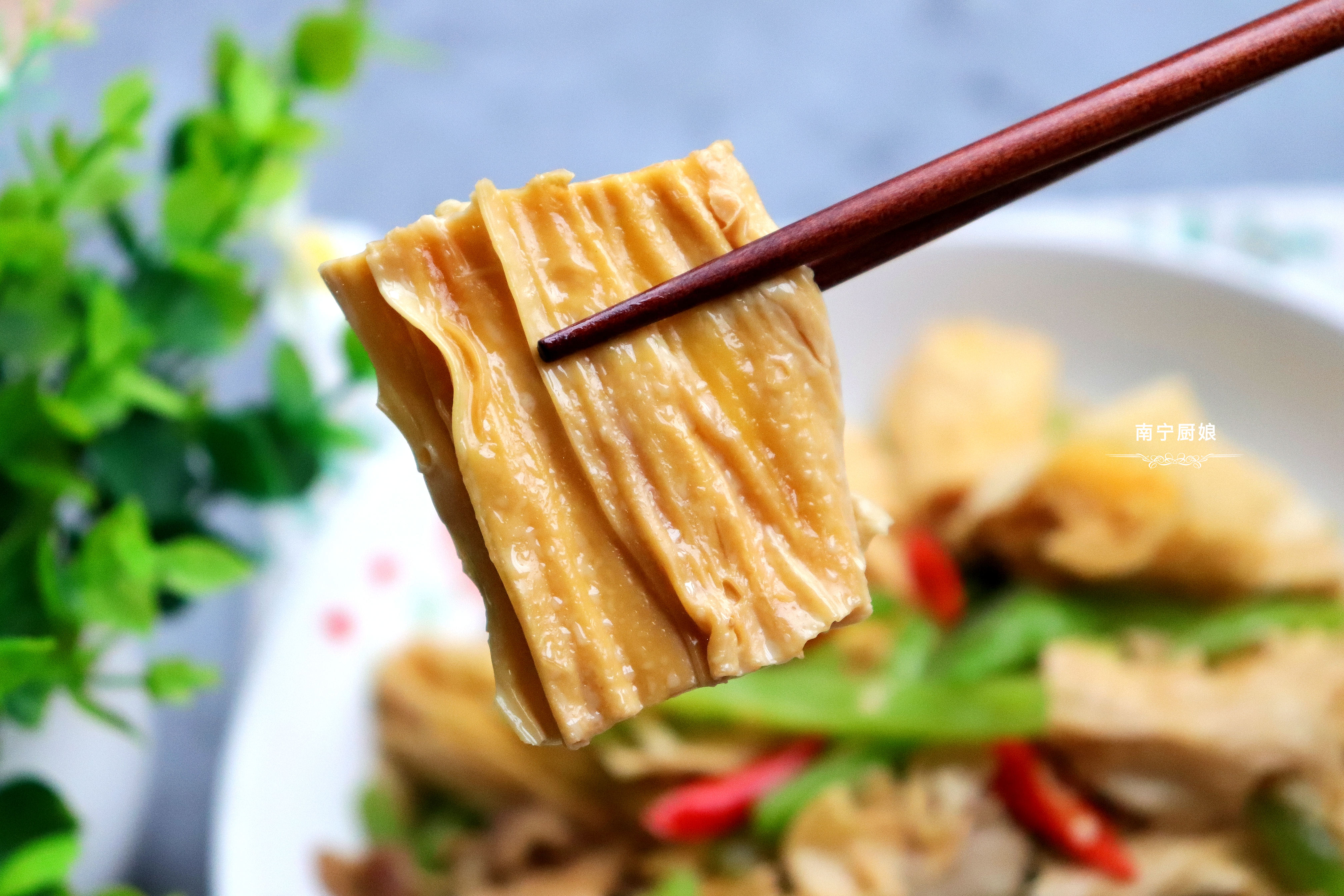 泡发好的腐竹凉拌要焯水吗,泡发腐竹有妙招