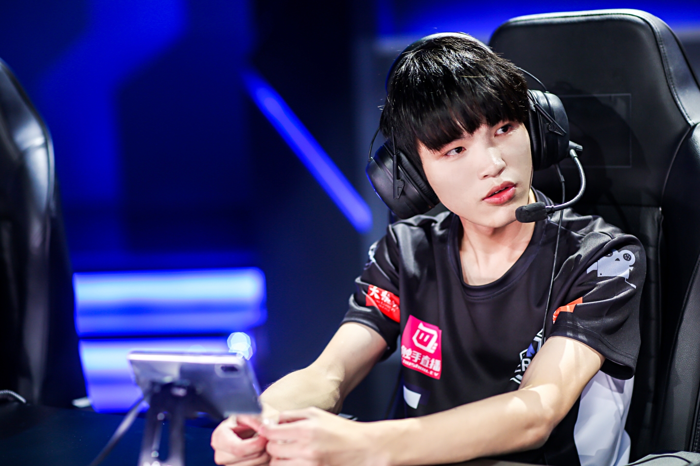 宝藏男孩Hero.柠栀：我可以冷面张扬，我也可以知善存恩