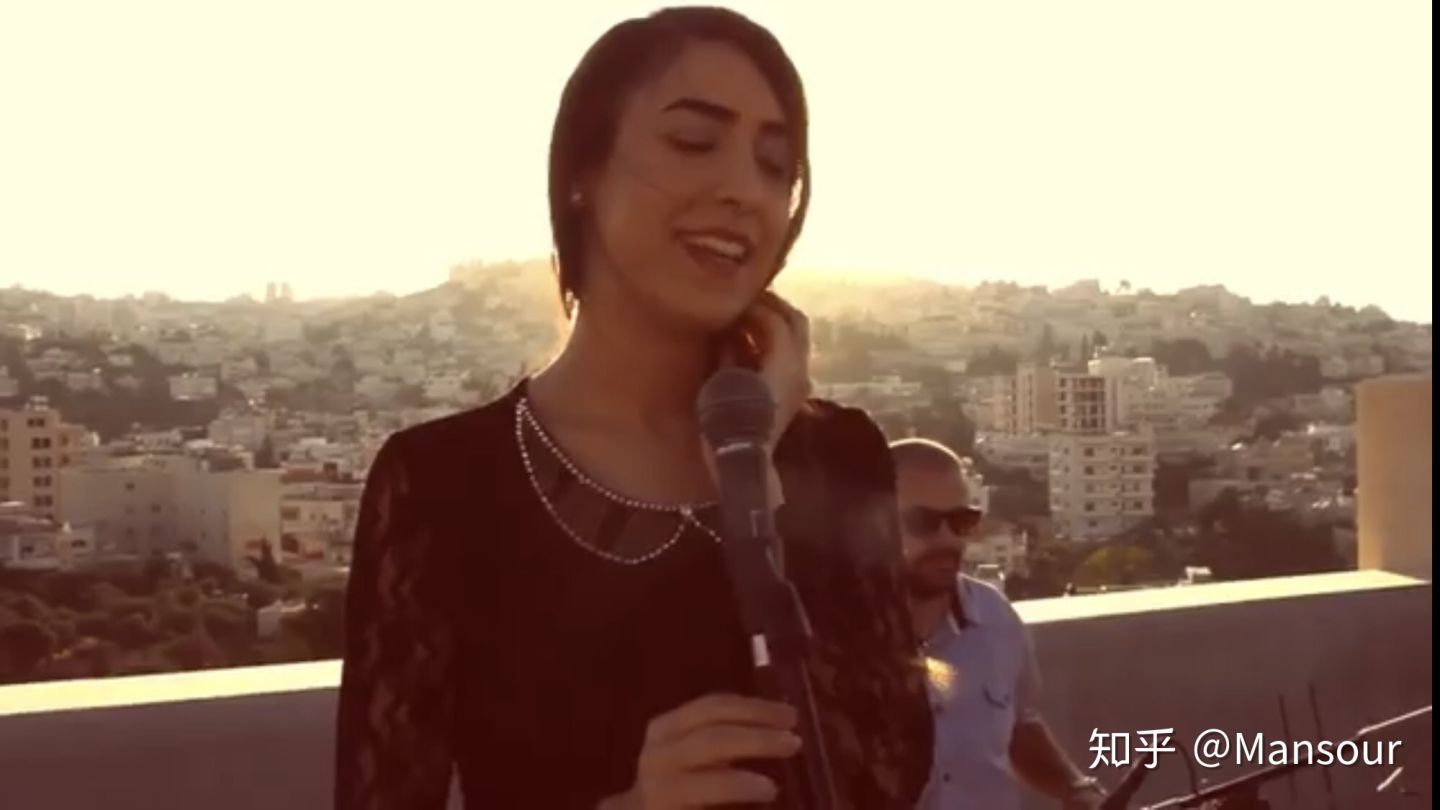 巴勒斯坦姑娘翻唱埃及金曲《我的故乡啊真美丽》