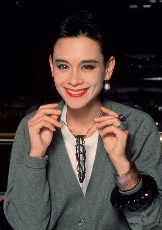 她取了个中国名字，从此纵横西方名流艺术圈30年