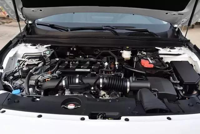 本田雅阁月薪多少能入手,年收入5万合适买本田雅阁吗