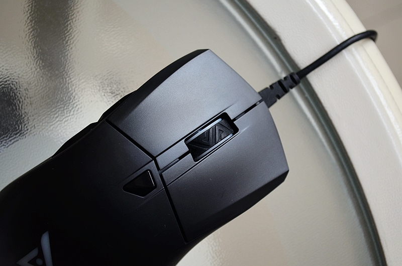 这鼠标真厉害,只因这个功能,可以让对手一招致命