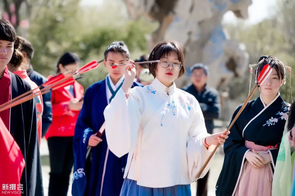 鍒板巻鍙插崥鐗╅鍥炲繂娑屼笂蹇冨ご绯诲垪,浠庡巻鍙叉枃鍖栨繁澶勮蛋鏉ョ殑浼犵粺鑺傛棩