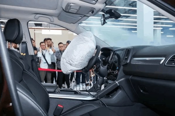 汽车安全气囊知识普及,汽车安全气囊到底能有多大作用