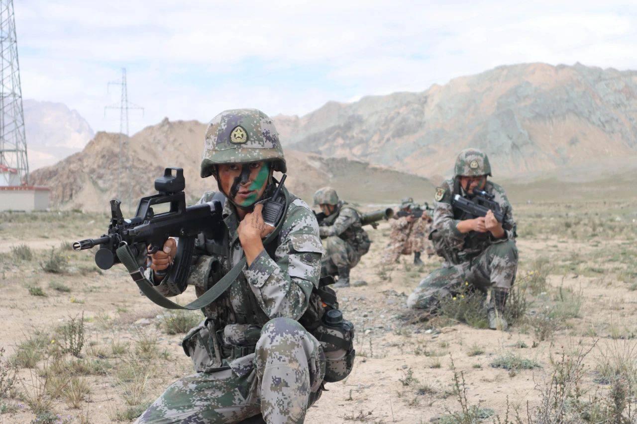 解放军特种部队单兵装备四眼,解放军特种兵新型单兵装备照片