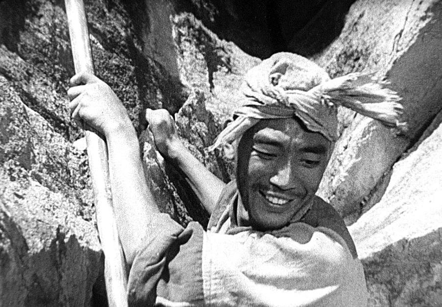 智取华山电影是真实素材吗,电影智取华山全本