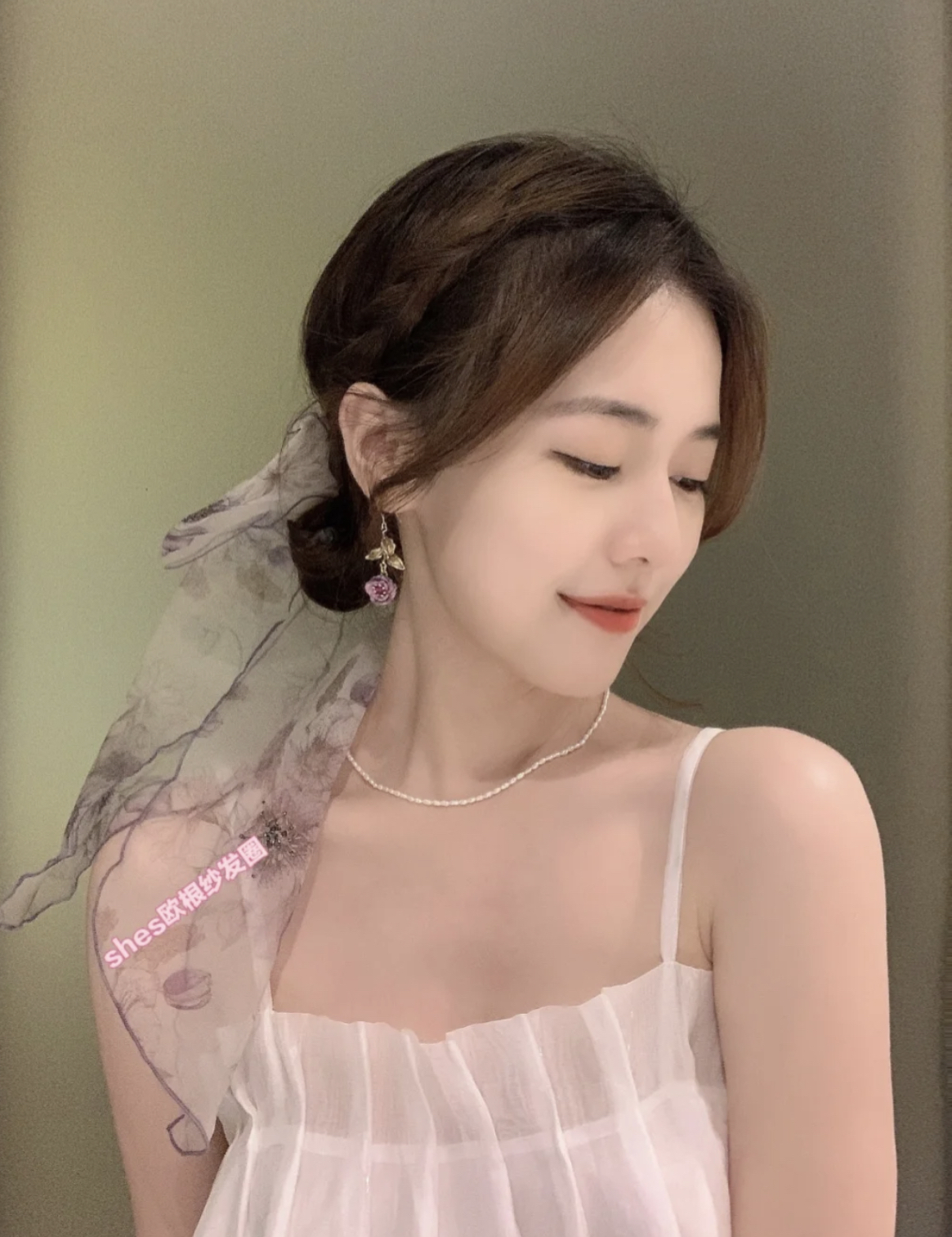 中短发有刘海大脸女生适合的编发,大脸女生参加婚礼适合的发型编发